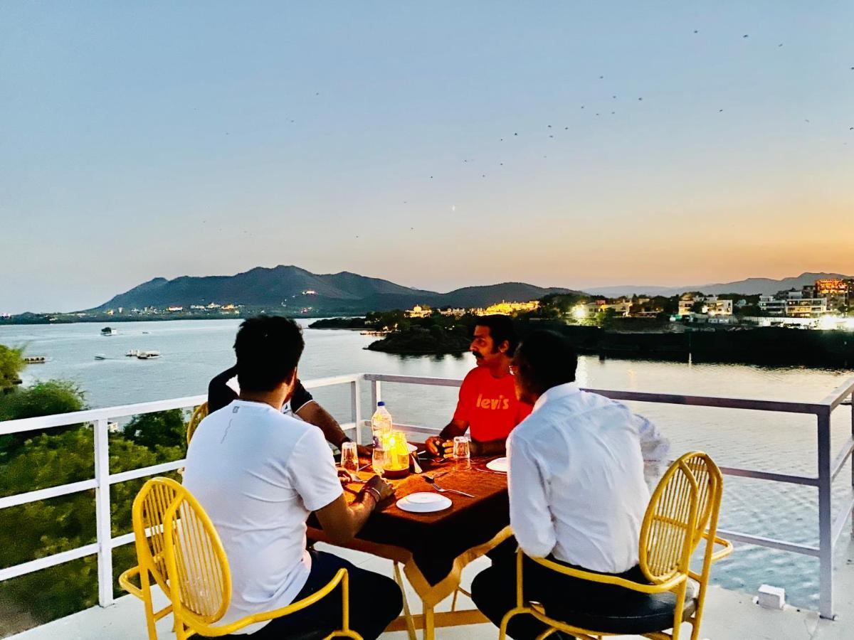 Haveli Jai Durga Udaipur Lake Facing With Swimming Pool Buitenkant foto